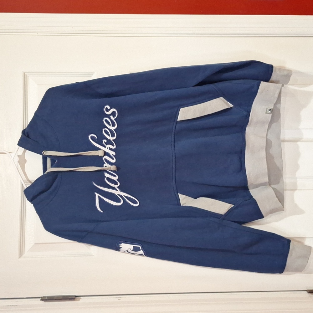 Yankees Hoodie Size M